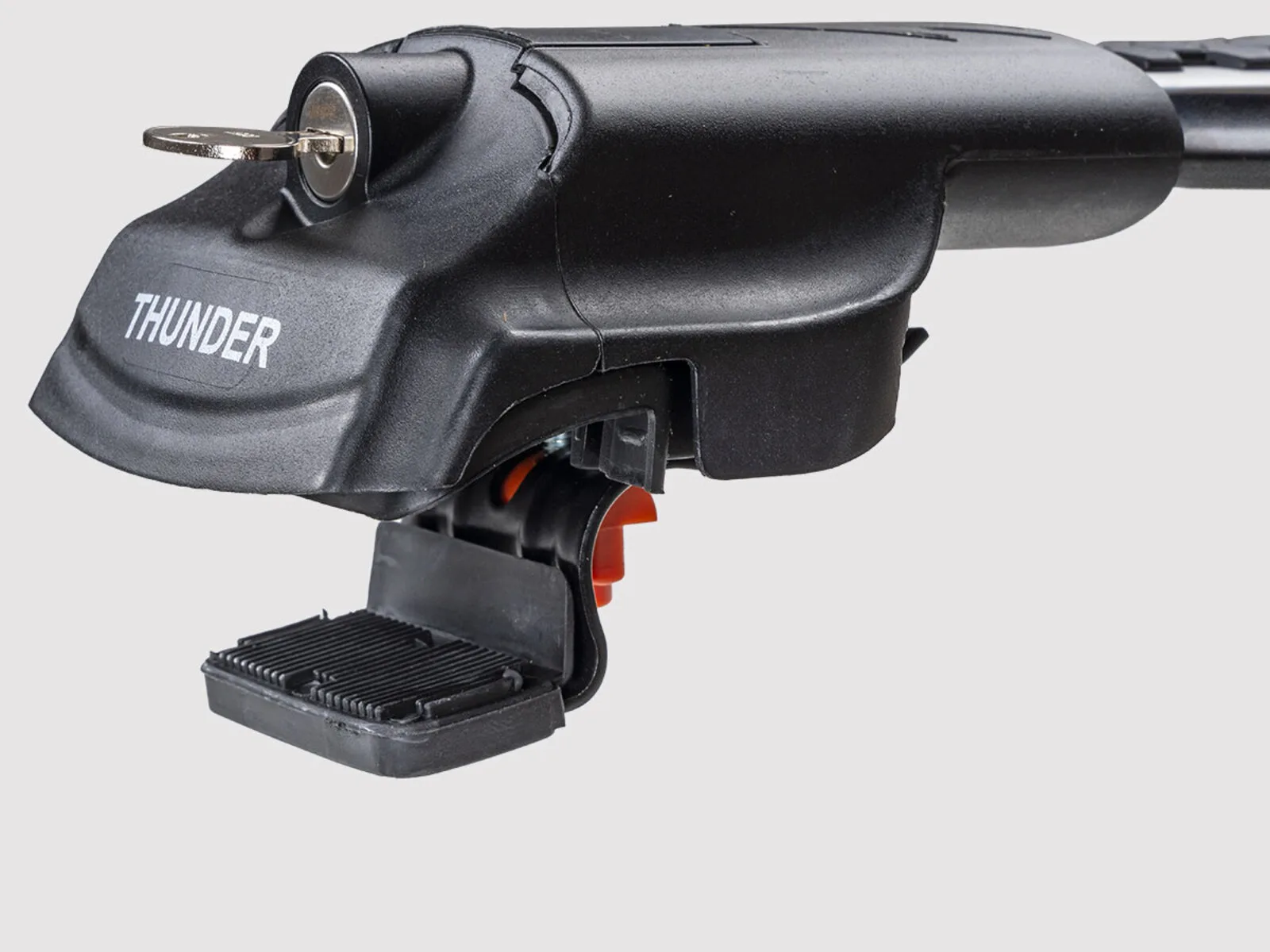 Thunder TRX1 en negro, detalle del soporte de fijación